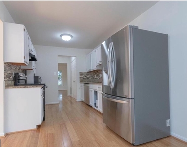 6120 Old Brentford Court - Photo Thumbnail 34