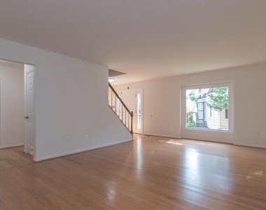 6120 Old Brentford Court - Photo Thumbnail 23