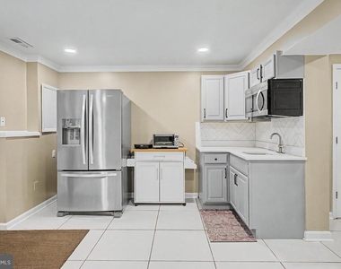 9826 Gabon Court - Photo Thumbnail 7