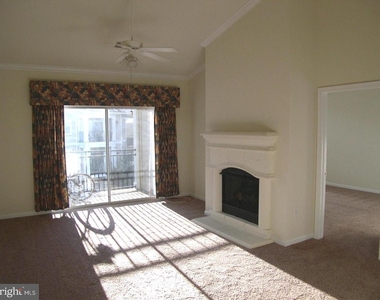 12941 Centre Park Circle - Photo Thumbnail 11