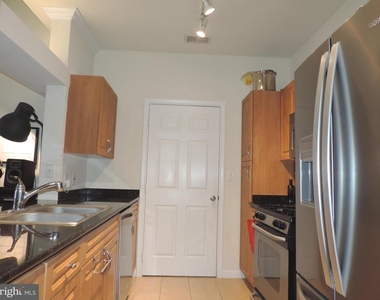 12941 Centre Park Circle - Photo Thumbnail 4