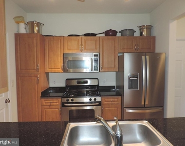12941 Centre Park Circle - Photo Thumbnail 2