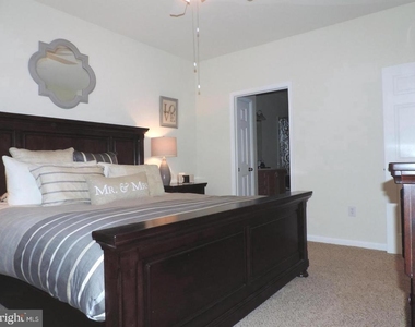 12941 Centre Park Circle - Photo Thumbnail 7