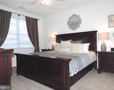 12941 Centre Park Circle - Photo Thumbnail 8