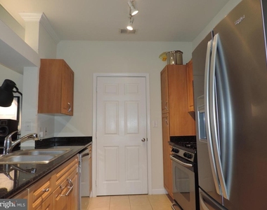 12941 Centre Park Circle - Photo Thumbnail 6