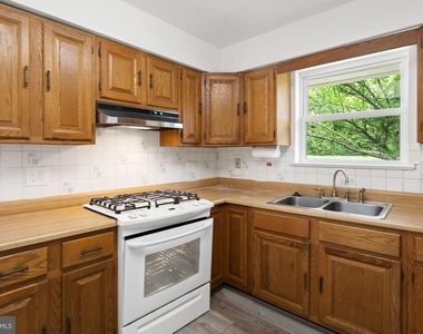 7106 Jayhawk Street - Photo Thumbnail 7