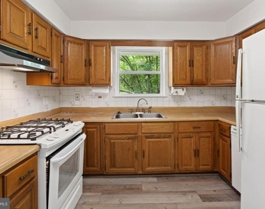 7106 Jayhawk Street - Photo Thumbnail 8