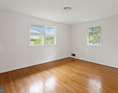 7106 Jayhawk Street - Photo Thumbnail 15