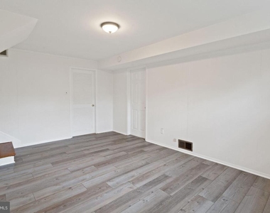 7106 Jayhawk Street - Photo Thumbnail 10