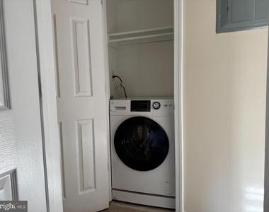 5900 Surrey Hill Place - Photo Thumbnail 9