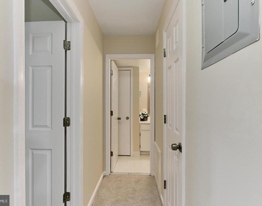 5900 Surrey Hill Place - Photo Thumbnail 6