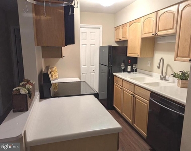 5900 Surrey Hill Place - Photo Thumbnail 5