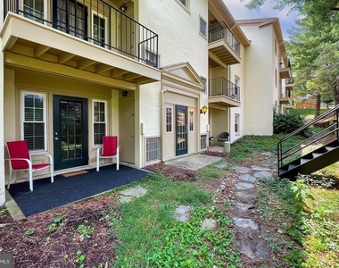 5900 Surrey Hill Place - Photo Thumbnail 11