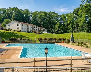 5900 Surrey Hill Place - Photo Thumbnail 17