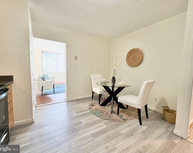 3713 S George Mason Drive - Photo Thumbnail 8