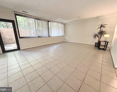 3713 S George Mason Drive - Photo Thumbnail 13