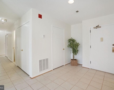3713 S George Mason Drive - Photo Thumbnail 19