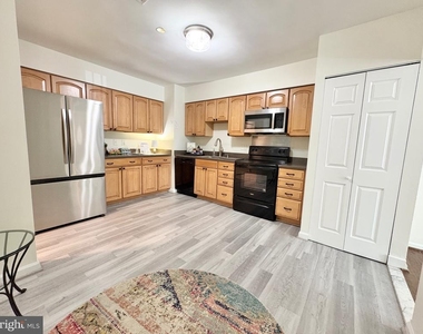 3713 S George Mason Drive - Photo Thumbnail 1