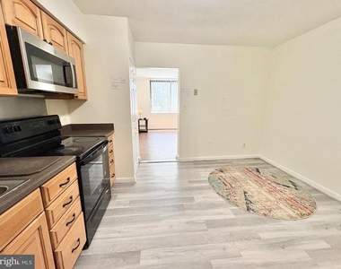 3713 S George Mason Drive - Photo Thumbnail 9
