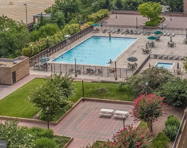 3713 S George Mason Drive - Photo Thumbnail 4
