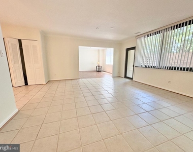3713 S George Mason Drive - Photo Thumbnail 3