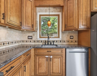7690 Green Garland Drive - Photo Thumbnail 6