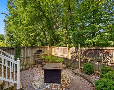 1319 Vintage Place - Photo Thumbnail 27