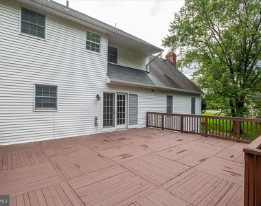 9708 Locust Hill Drive - Photo Thumbnail 38