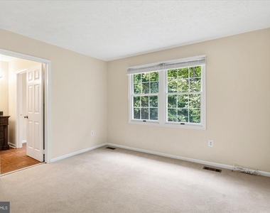 9708 Locust Hill Drive - Photo Thumbnail 28