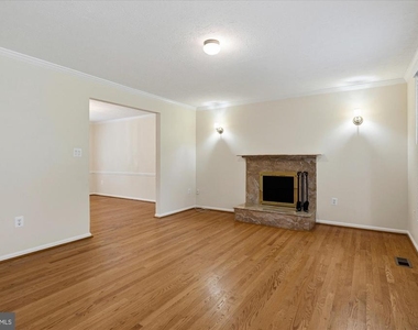 9708 Locust Hill Drive - Photo Thumbnail 9