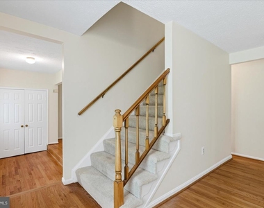 9708 Locust Hill Drive - Photo Thumbnail 17