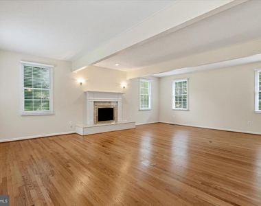 9708 Locust Hill Drive - Photo Thumbnail 6