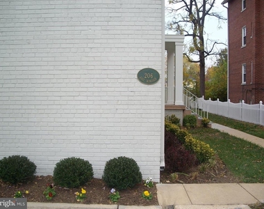 206 E Windsor Avenue - Photo Thumbnail 7