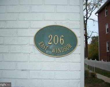 206 E Windsor Avenue - Photo Thumbnail 6