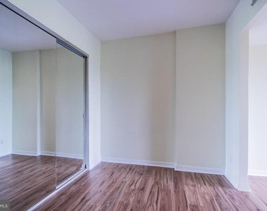 805 N Howard Street N - Photo Thumbnail 6