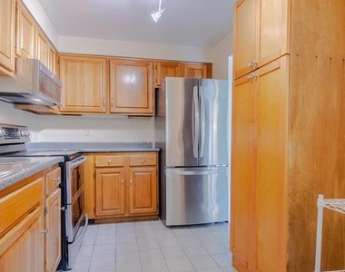 805 N Howard Street N - Photo Thumbnail 14