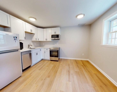706 N Cleveland Street - Photo Thumbnail 4