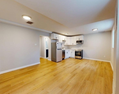 706 N Cleveland Street - Photo Thumbnail 2