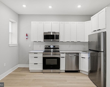 856 N 19th Street - Photo Thumbnail 2