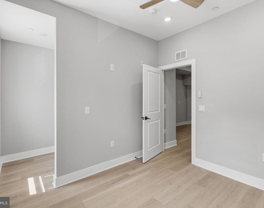 856 N 19th Street - Photo Thumbnail 7