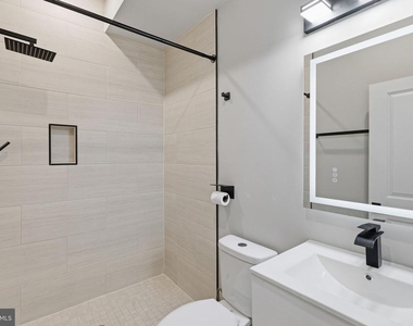 856 N 19th Street - Photo Thumbnail 5