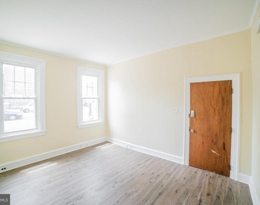2427 E Allegheny Avenue - Photo Thumbnail 3