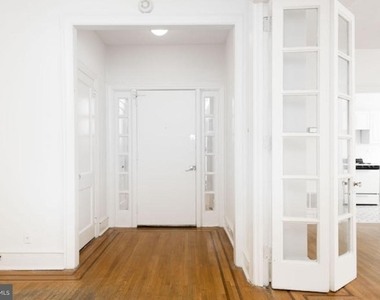 235 S 15th Street - Photo Thumbnail 5