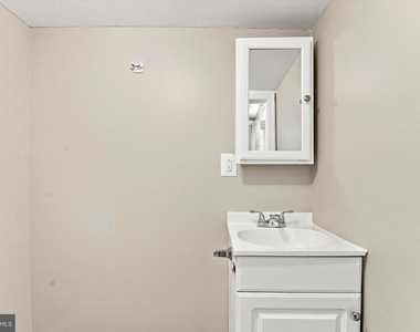 1551 N Allison Street - Photo Thumbnail 10