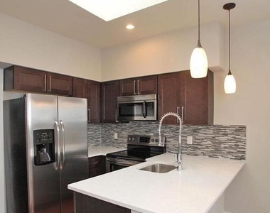 400 S 45th Street - Photo Thumbnail 2