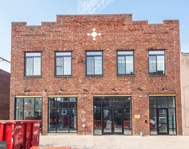 719 Dickinson Street - Photo Thumbnail 2