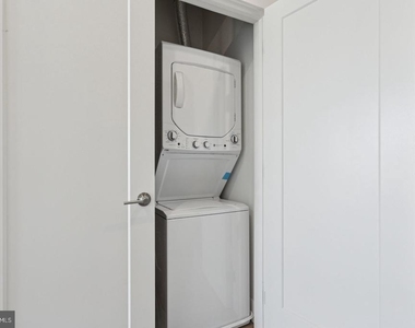 130 W Girard Avenue - Photo Thumbnail 21