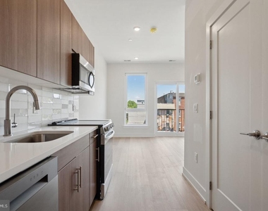 130 W Girard Avenue - Photo Thumbnail 12