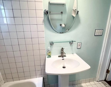 150 E Hartwell Lane - Photo Thumbnail 17