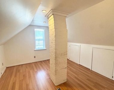 150 E Hartwell Lane - Photo Thumbnail 21